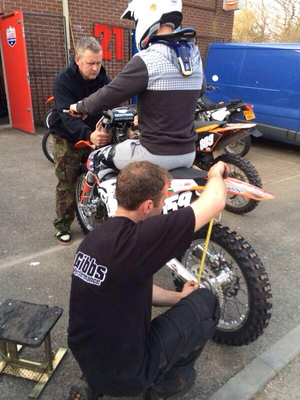 cuthbert_15's tweet photo. Bike felt amazing today. Suspension done, oil changed!! Thanks for keeping me going @fuchs_silkolene #1silkolene http://t.co/zC9Mtbtqx6
