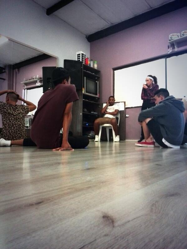 DEVLOVE_CREW's tweet image. Brainstorming