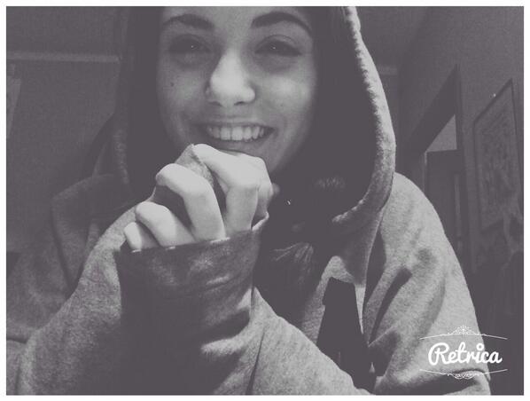 swifttagdr's tweet photo. “@shaygdr: selfie ohoh http://t.co/TlJF2dE3YL” brutta, insomma