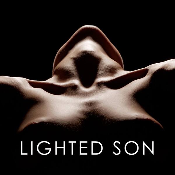 <a href="/LesZindes/">Les Zindés</a> Découvrez le nouveau single de Lighted Son "Eternal Rain" -- One love

soundcloud.com/lighted-son/et…