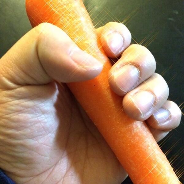 OreNail's tweet photo. キャロットネイル！ #nail #ネイル #爪 #ヌードネイル #女子力 #人参 #キャロット http://t.co/KEor8lDTYq