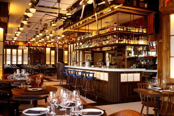 VogueSpain's tweet photo. ¿Cena de jueves? El plan perfecto gracias a nuestra lista de 30 restaurantes #lowcost http://t.co/eiN8n2eLtb http://t.co/aAVh0xNPFE