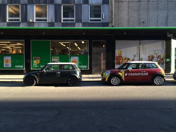 Två generationer sida vid sida på Sveavägen. #generationsskifte