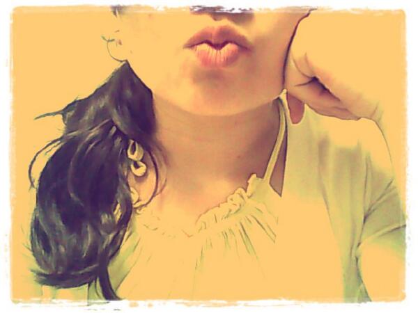 Juvicran's tweet photo. solo besos para mi familia http://t.co/6VnbdgUZFC