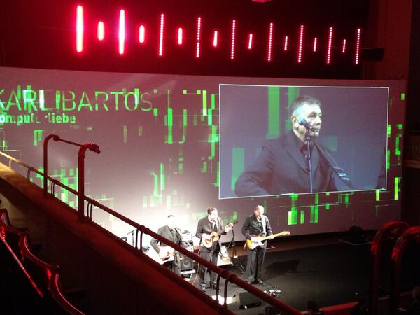 MartinKaindel's tweet image. Passend zum #Adgar = Karl Bartos singt &quot;#Computerliebe&quot; - am Boden der Text auf #Papier...