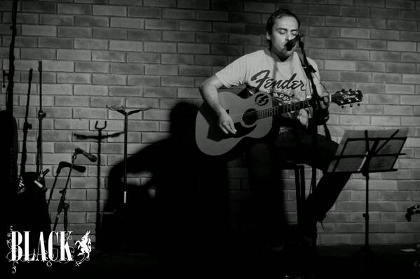 blackbargdl's tweet photo. Hoy 2 x 1 en bebidas toda la noche y buen rock acústico con @elcaballobayo1 @blackbargdl http://t.co/fvCmO3g8Y3