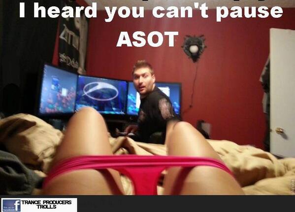 alexmorph's tweet photo. “@Trancetrolls: Girlfriend why?
@asot #ASOT #ASOT654 http://t.co/a2ewdL5KqR”... Is this S.Tyas ???