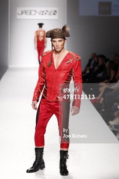 official_antm's tweet photo. @CSchellenger at Jason Ryan Fall/Winter 2014 Fashion Show in Los Angeles! #ANTM #Cycle20 http://t.co/K0S8YOaEV0