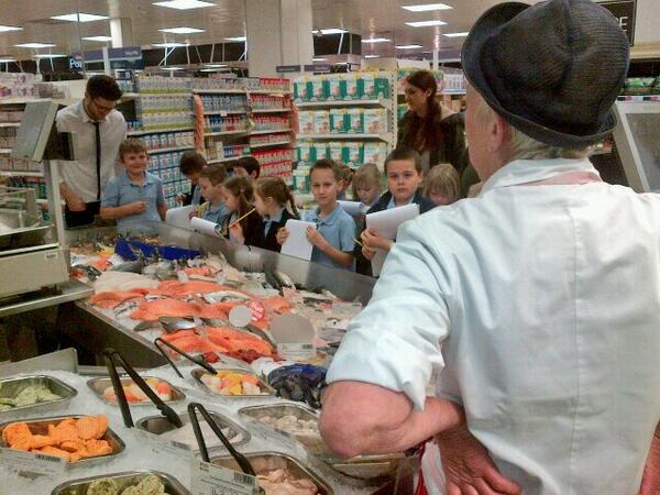jayne_prior's tweet photo. Farm to Fork at Stevenage Extra! Captivated by the fish... http://t.co/p7G6CDycSh