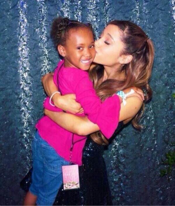 moonwalkbts's tweet photo. cyring

#VoteAriana #KCAㅤ http://t.co/1Cb5ILBuyb