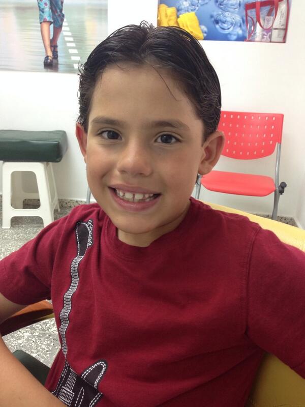 CaquitosClub's tweet photo. Daniel y su nuevo estilo😃😃 http://t.co/fubSu7eJMu