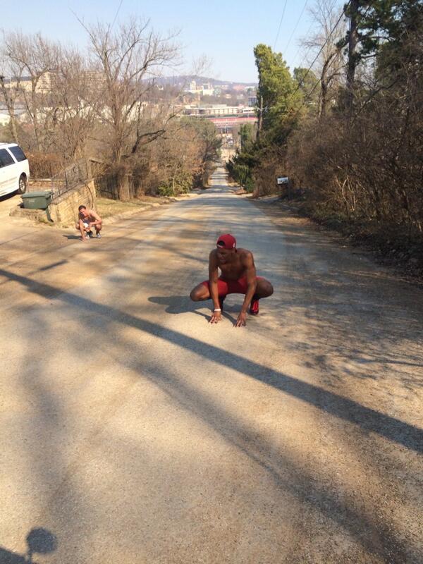HunterHopkins20's tweet image. Center Street takes no prisoners #Dead #Hills #TrackPractice #QuiveringLegs @iSprint200m_