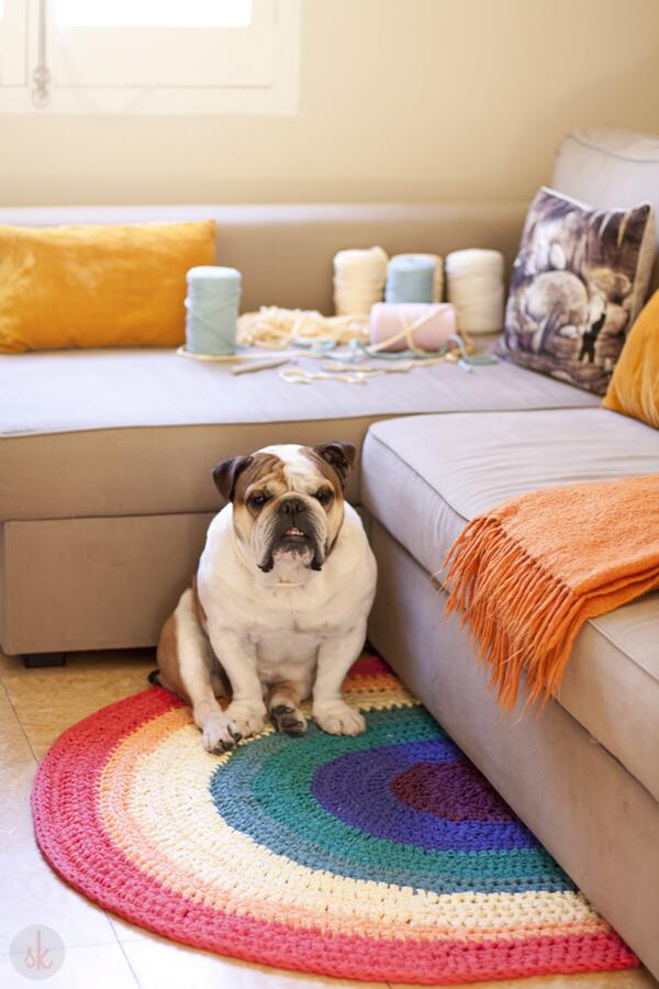 sweetandknit's tweet photo. Nuevo Post -- Patrón de Alfombra de Ganchillo XXL con forma de Arcoiris (mitad de un círculo). http://t.co/du5luDs5wS http://t.co/cJqwHaojs4