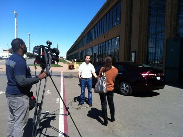 Juan showing off the Honda Clarity #hydrogen #fuelcell vehicle to media at #AltCarExpo #AltCar