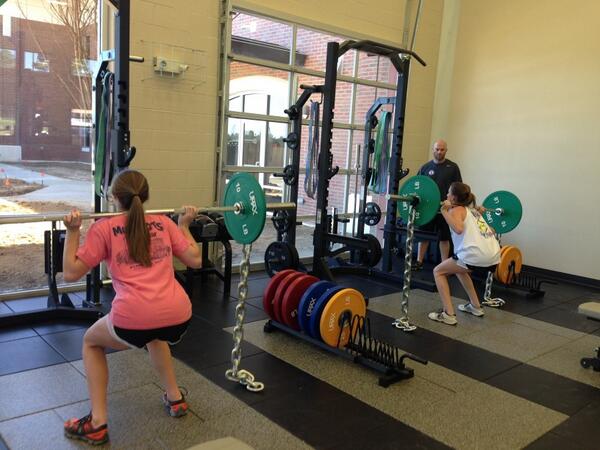 barrett_rj's tweet image. Putting that work in @HealthplexPC with @BayleeGaughf @Bailey_Ann_416 @kamrynvan22 #2chains