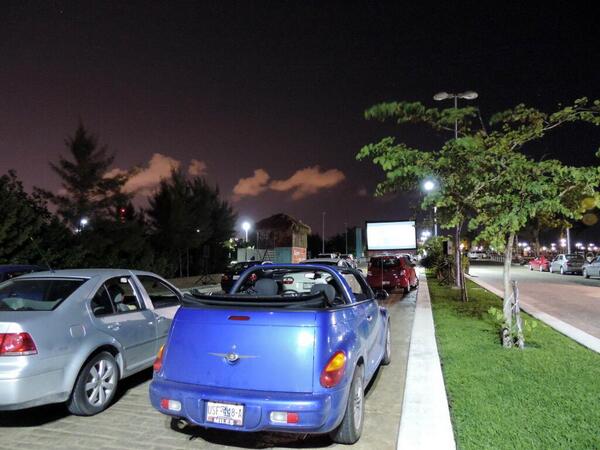 Hoy continúan las proyecciones del <a href="/rmffmx/">RivieraMayaFilmFest</a> en Las Palapas y el autocinema de Malecon Tajamar vivoen.mx/cancun/blog/ev…