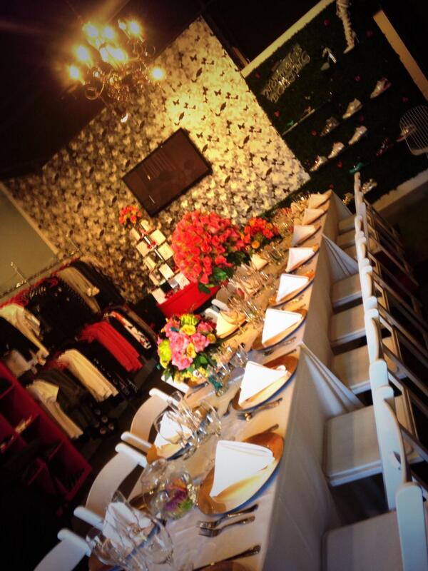 Morris_De's tweet photo. Currently working at the #FlyChixDinner . #Media #PR #AtlantaPR #ATL #FLYCHIX http://t.co/MgKV3HnJis