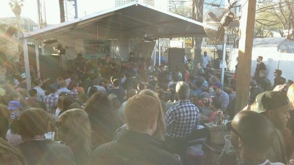 JustenAndrews's tweet image. Feelin&apos; bad for wearing denim when I know that #SlacksAreBack during the @HaggarCo @allen_stone performance at #SXSW!