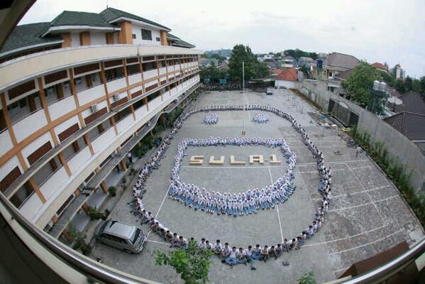 habebur_'s tweet photo. Kue ngomong opo leee.hha"@owi_23: Pie to pie lee "@habebur_: Heeem http://t.co/df4K86d1YE""