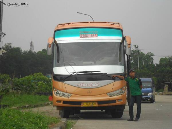gaya dulu dong om pagi" @BismaniaOrg <a href="/SukaFotoBis/">ceritadijalan.co</a> <a href="/KoleksiFotoBis/">Koleksi Foto Bis</a> <a href="/IND_bushunting/">IBH (ID Bus Hunting)</a> <a href="/NewArmada/">PT Mekar Armada Jaya</a> <a href="/FotoBis/">AwesomeBisIndonesia</a> <a href="/BUS_indonesia/">Foto bus indonesia</a>