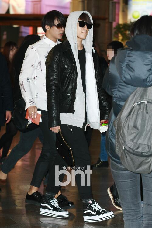 BiptRBxCEAAGoUA.jpg:large