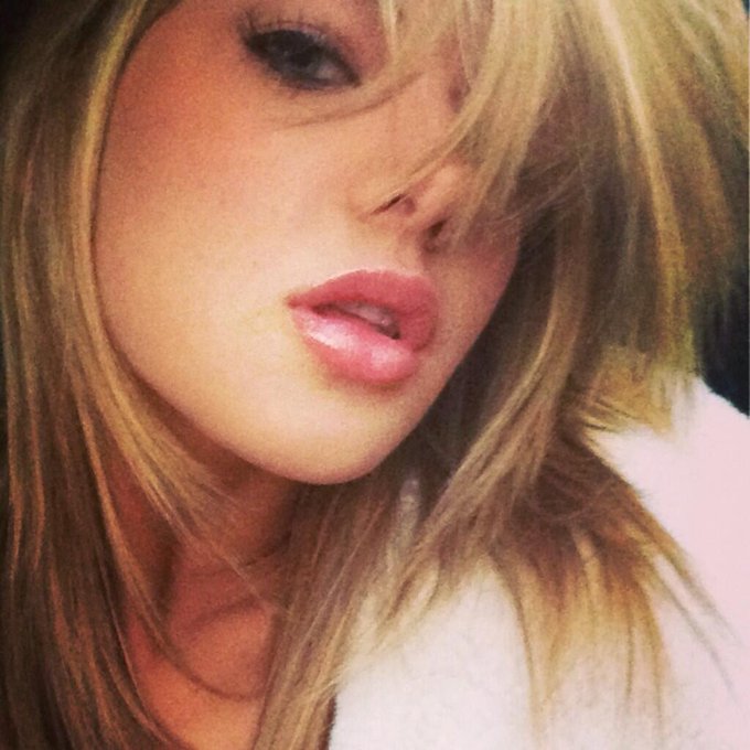 What a crazy day ❤ My bed never felt so good ?

Kisses ? http://t.co/ba54WtyV1U