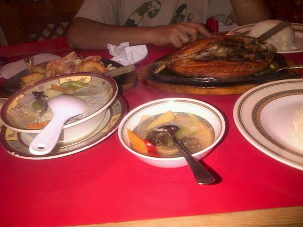 amanda_aja2's tweet photo. ayo makan bareng all http://t.co/TGPWe8nWE2