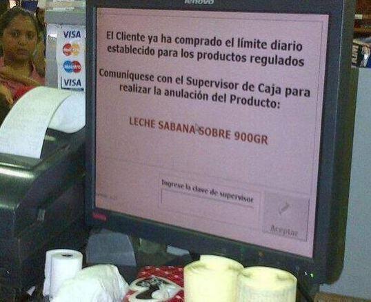 Clave__Exito's tweet photo. Libreta! Que VERGUENZA! Cuanta humillacion mas aguantaremos? #14M http://t.co/1GxwHpM0ul” 
Hijos estamos así porque tuve miedo a luchar.