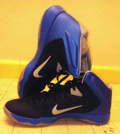 YoNiggaIsaiah's tweet image. Ayy now that i got my shoes time to beast on people ;) #nike #hyperquickness