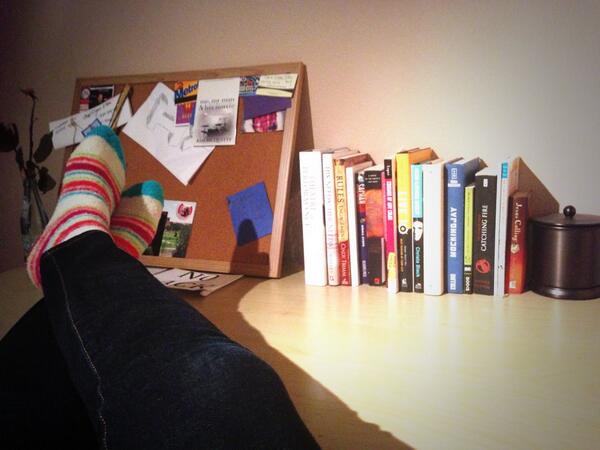 Simone_McQ's tweet photo. Clear desk, clear mind. #latenight #springcleaning http://t.co/MaF53s1lzf