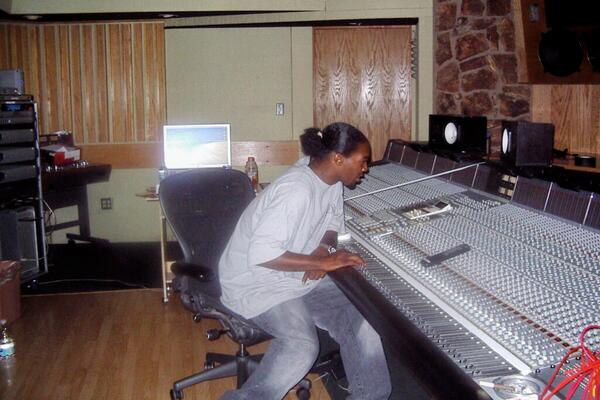 ItsKaddyBaby's tweet photo. #tbt @ITSKADDYBABY74 posted at #encorestudios http://t.co/ynI7gsZuij