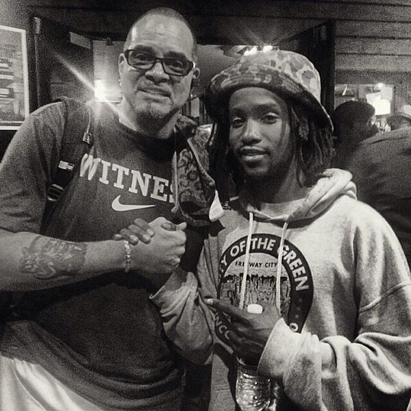 sharedchefs's tweet image. Shoutout to @june_skinnyblak reppin us out at SXSW 🙏 #ddRep #dd #ddWorldwide tag us with your dd photos