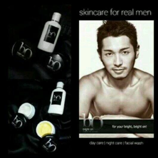 Bwt cowok2 yg pengen tampil lebih keren,tanpa wajah kusam,ad skincare brigh on lohh??!!best seller??!PM yahh 75D2F4F2