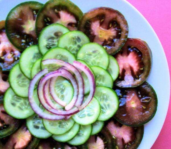 LifeEnergyFoods's tweet photo. Cucumber health Benefits: It reduces cholesterol &amp; control blood sugar. #health http://t.co/QKDvBoPFD9 http://t.co/ze24uEdZ96