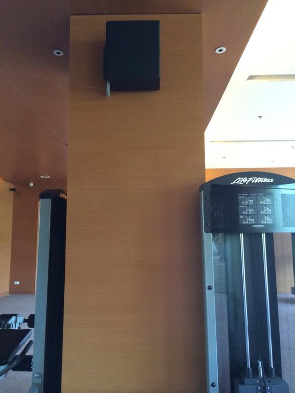 CalebWojcik's tweet image. [PIC] Subwoofer up in the air. #youredoingitwrong #audiobasics