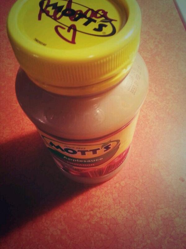kid_kfie's tweet photo. @KeAnnaMurphy keanim totally going to eat your applesauce... http://t.co/pleGI91FuM