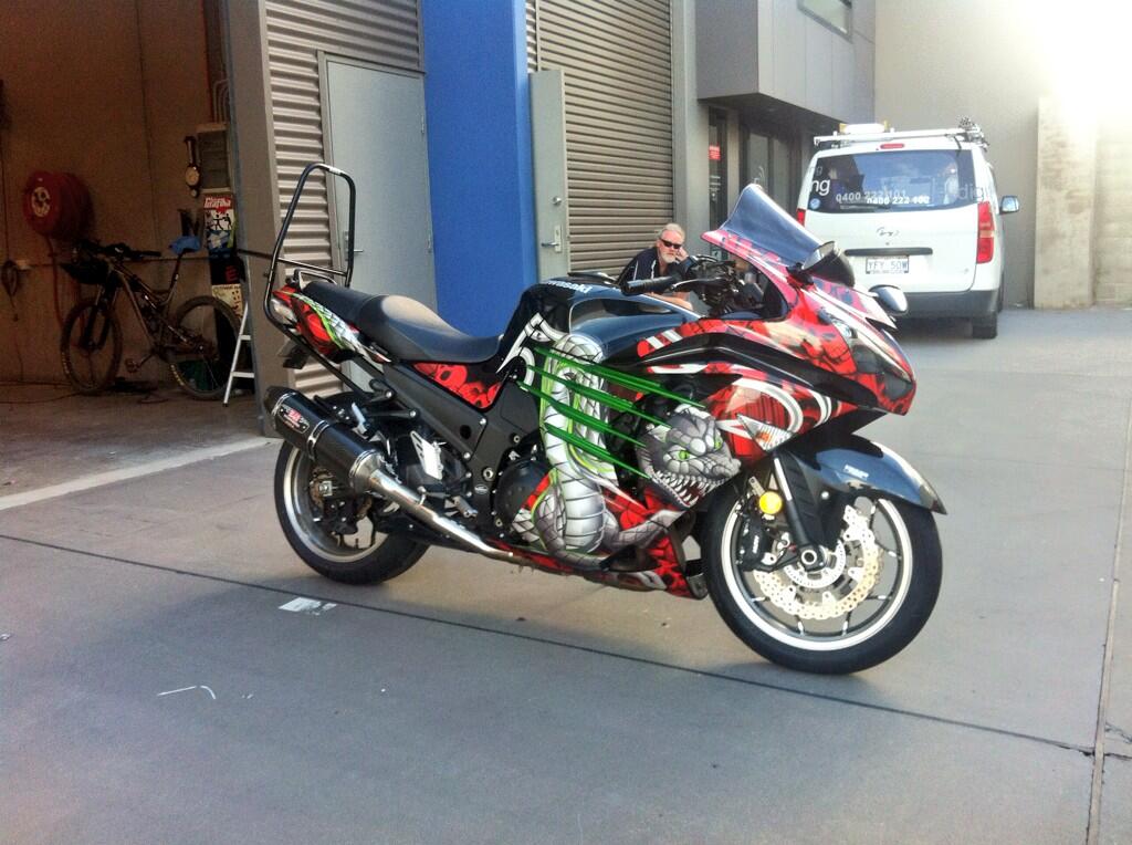 りんりんページ Ninja ZX-14R ABS］2015年モデルが初期型ニンジャを彷彿とさせる