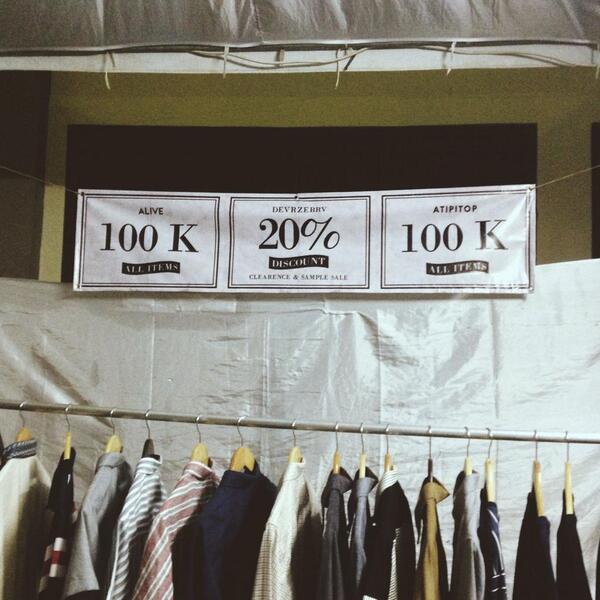 atipitop's tweet image. Good evening, besok kita masih open booth di fak. hukum udayana bareng @alive_co dan @DearZebra .Come and visit ! :)