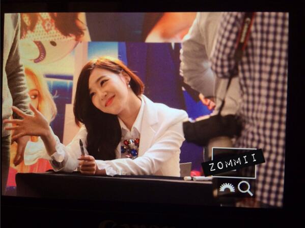 [PIC][14-03-2014]SNSD xuất hiện tại buổi fansign cho "Mr.Mr." vào tối nay  Bir8P4lCcAAT558