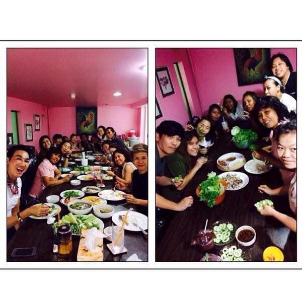 ออฟฟิตอบอุ่น มื้อเที่ยง แล้วตามด้วยมื้อบ่าย #ยัง ยังไม่จบ ข่าวว่ามีข้าวเหนียวมะม่วงล้างปากอีก