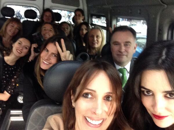 De camino al #PalaciodelaZarzuela El segundo #selfie más famoso de la historia por el team de <a href="/VogueSpain/">Vogue España</a>