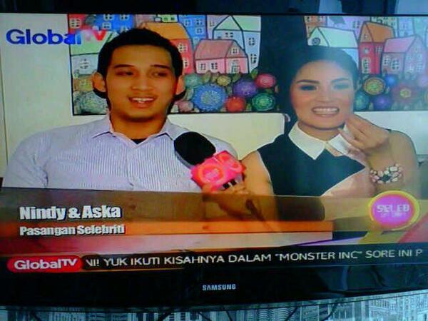 nindysings's tweet photo. With my husband @askaaska. Thank you, @SelebOnCam_GTV :) http://t.co/x7Z2lhy8tF