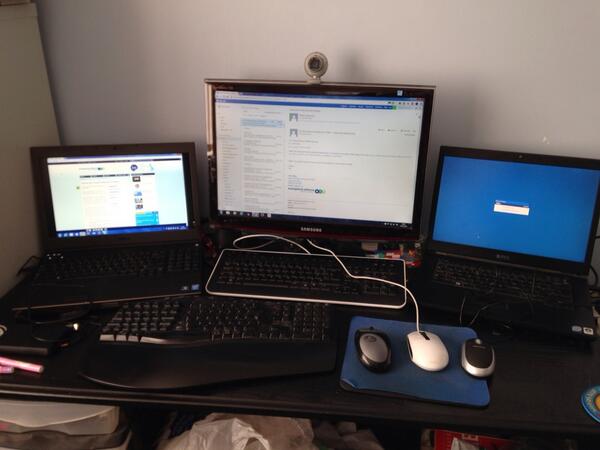 Wearring's tweet image. My temporary working environment at home...
#toomanycomputers