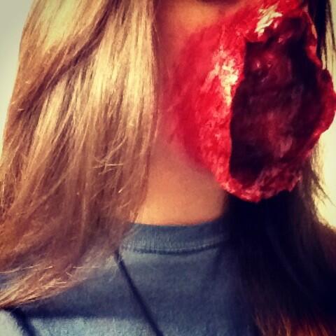AB_1D_Fan's tweet photo. A makeup I done like two weeks ago. #makeup #girl #directioner #TheWalkingDead #FaceOff #1Dfollowspree http://t.co/KxUbWRvZdC