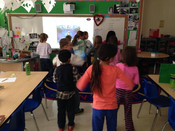 clarelenz1's tweet photo. Lenz's Lions turning into chickens during our movement break! #MannSchool http://t.co/VxqjjZFtEp