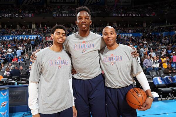 Good luck to <a href="/UConnMBB/">UConn Men's Basketball</a> tonight from your UConn Thunder Buddies! <a href="/jlamb/">J Lamb</a> <a href="/HasheemTheDream/">Hasheem the Dream</a> <a href="/realtuffjuice/">Caron Butler</a>