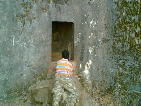 MarcusAlfred24's tweet photo. @InSkybags #BackIsTheNewFront Secret dungeon selfie http://t.co/8CAhVM5Fh3