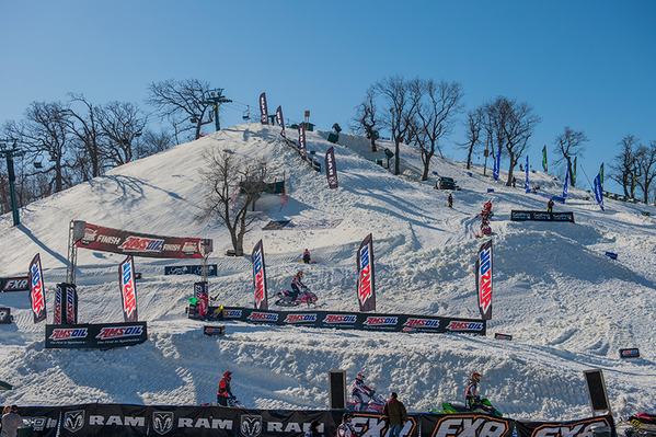 Look at this track! #snocross #whoa #thatsbig