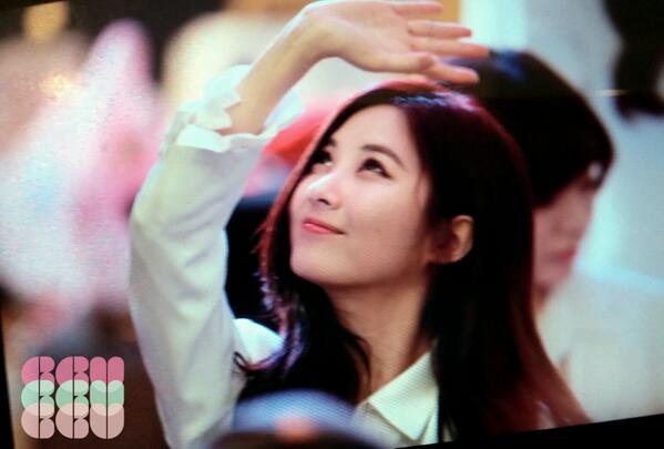 [PIC][14-03-2014]SNSD xuất hiện tại buổi fansign cho "Mr.Mr." vào tối nay  BisEbHBCMAA36Vo