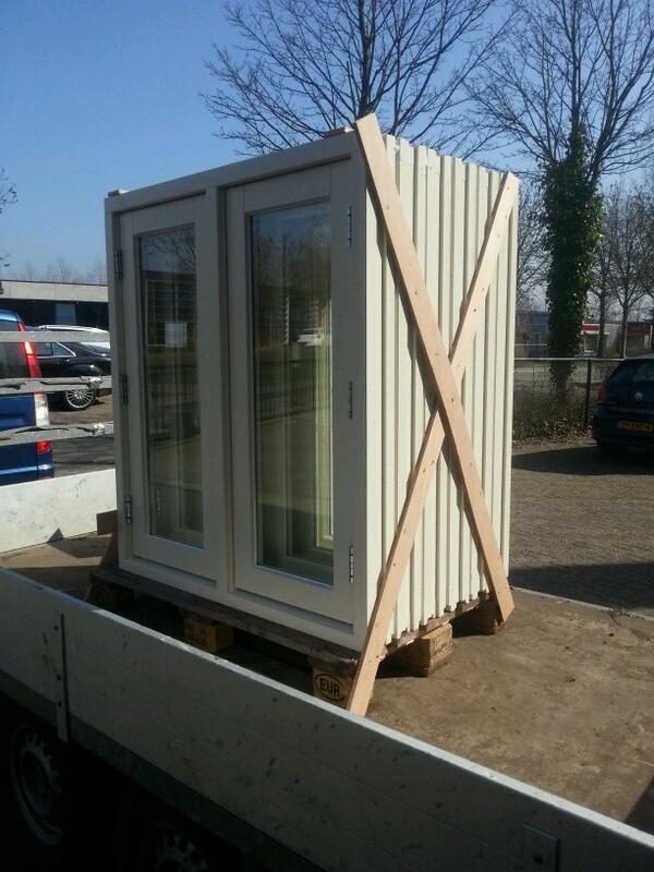 Er staan weer een paar mooie kozijnen klaar! #hout #zon #bijnaweekend